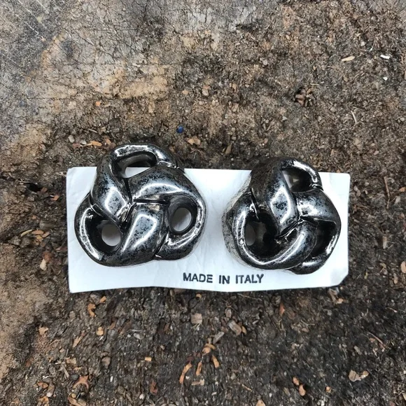 Vintage clip on earrings - Picture 2 of 7